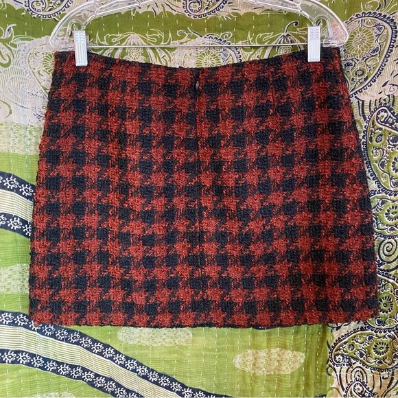 House of Harlow Red and Black Houndstooth Tweed Mini Skirt Size Medium - Picture 8 of 15